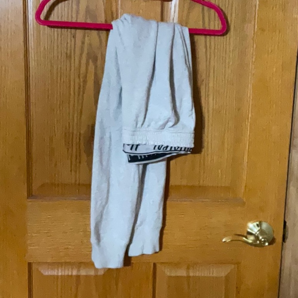 Hollister sweat pants, white, good condition.